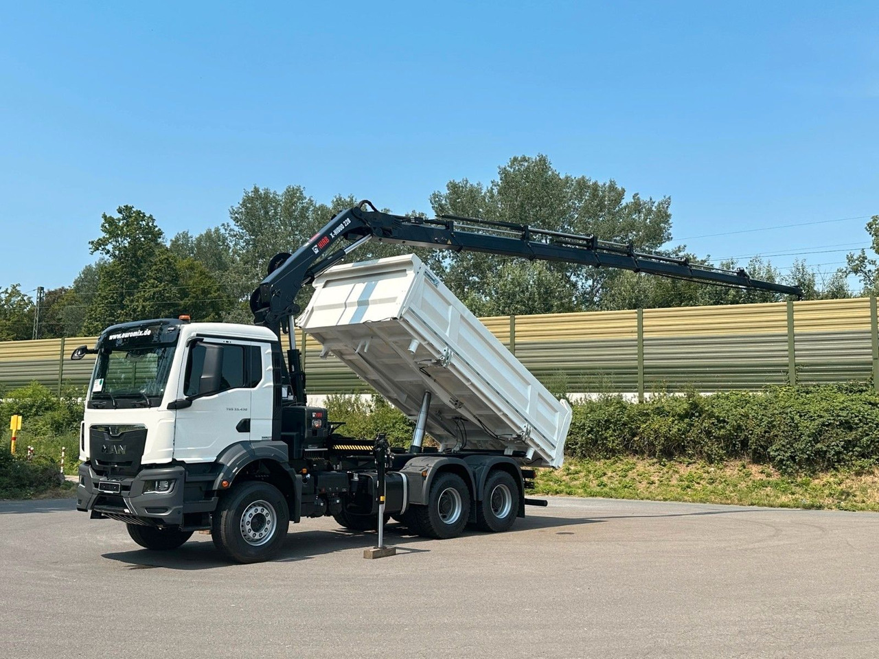MAN TGS 33.440 6x4 /3-Seiten- Kipper / HIAB 228-6 - Camião basculante, Camião grua: foto 2 MAN TGS 33.440 6x4 /3-Seiten- Kipper / HIAB 228-6 - Camião basculante, Camião grua: foto 2