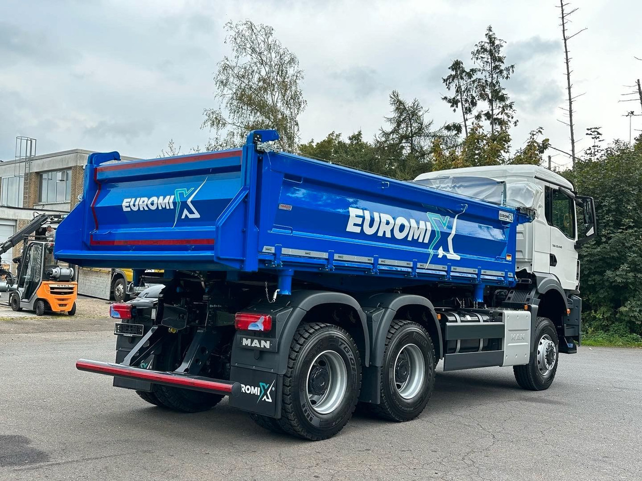 MAN TGS 33.440 6x6 /Euro6 3-Seiten-Kipper EuromixMTP - Camião basculante: foto 4 MAN TGS 33.440 6x6 /Euro6 3-Seiten-Kipper EuromixMTP - Camião basculante: foto 4