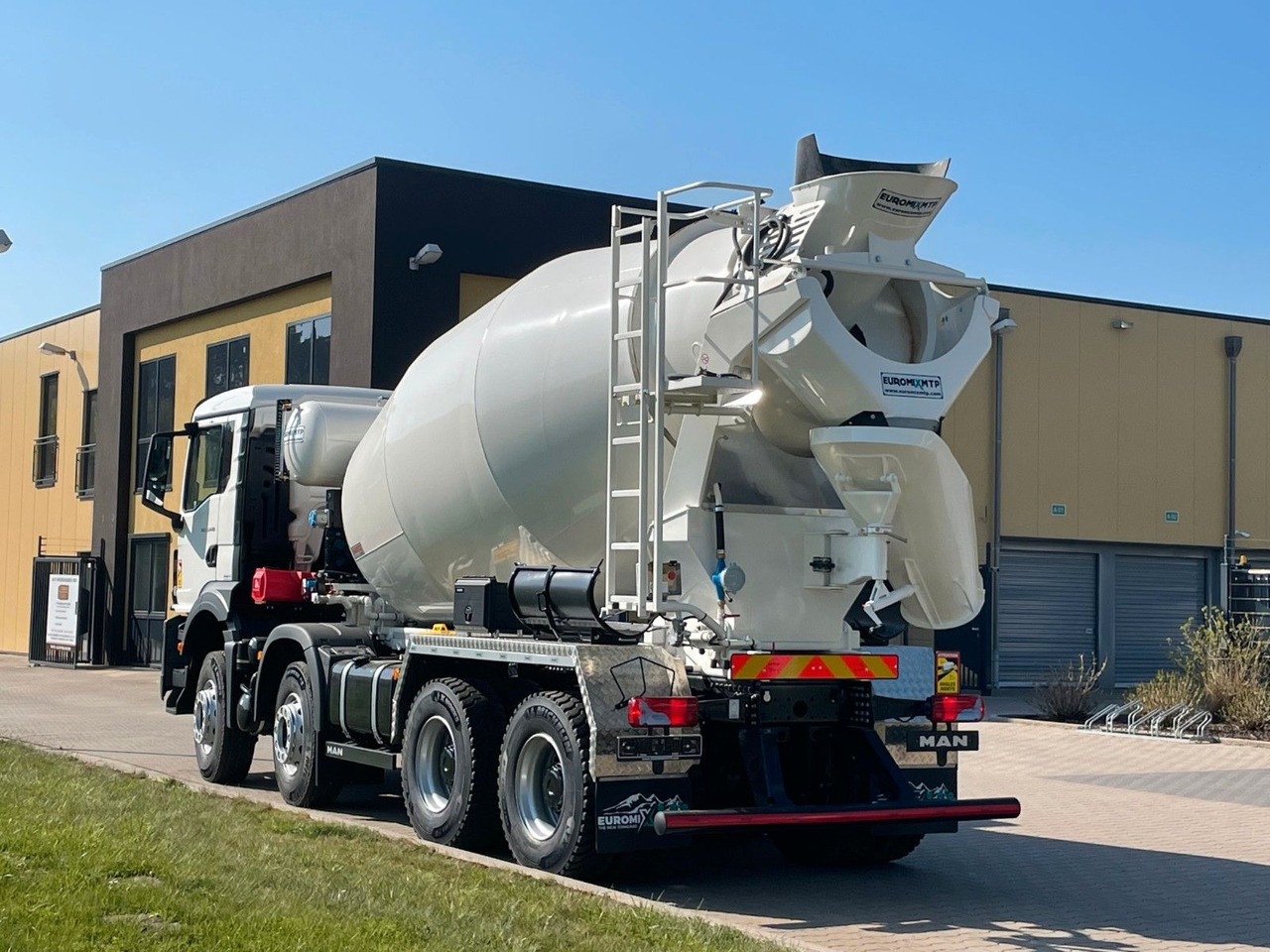 MAN TGS 35.520 8x4 /Euro6e EuromixMTP EM 10 L - Camião betoneira: foto 5 MAN TGS 35.520 8x4 /Euro6e EuromixMTP EM 10 L - Camião betoneira: foto 5