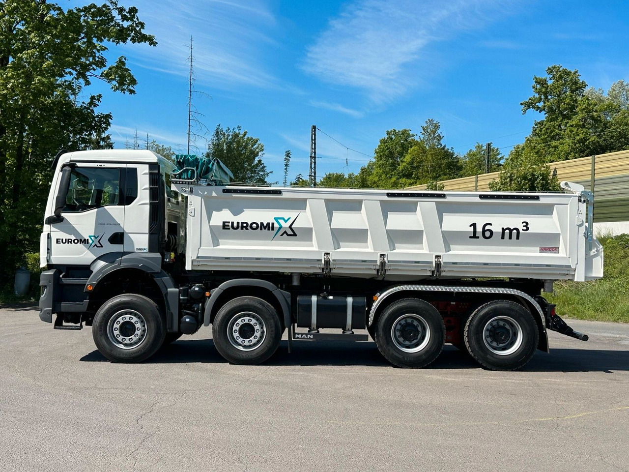 MAN TGS 35.520 8x4 EuromixMTP 3-Seiten-Kipper - Camião basculante: foto 3 MAN TGS 35.520 8x4 EuromixMTP 3-Seiten-Kipper - Camião basculante: foto 3