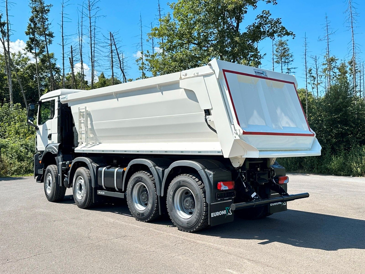 MAN TGS 37.480 8x4 EuromixMTP Mulden Kipper - Camião basculante: foto 4 MAN TGS 37.480 8x4 EuromixMTP Mulden Kipper - Camião basculante: foto 4