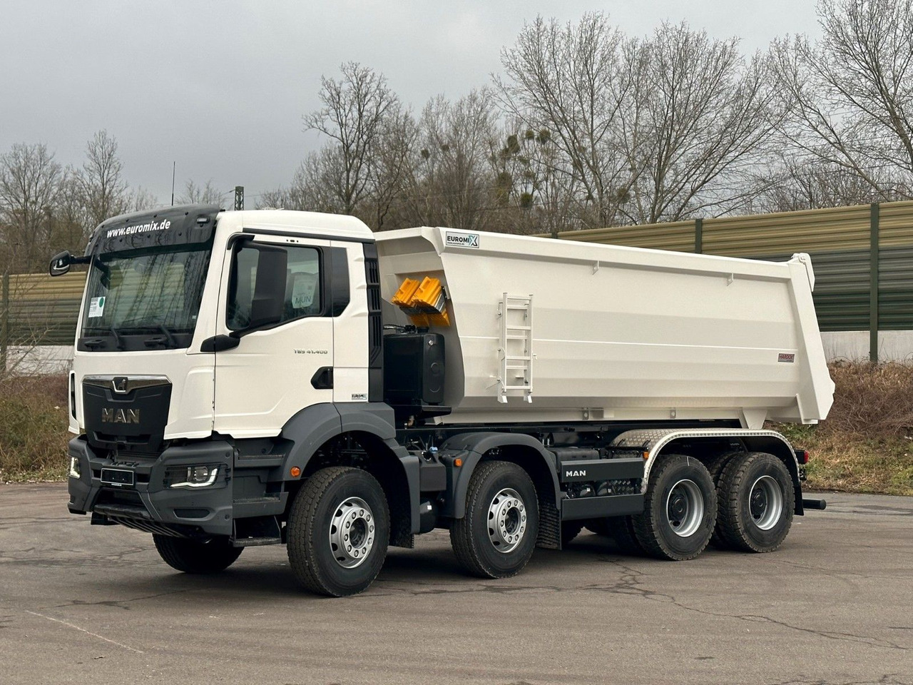 MAN TGS 41.400 8x4 / EUROMIX MTP 20m³/ EURO 5 MAN TGS 41.400 8x4 / EUROMIX MTP 20m³/ EURO 5 - Camião basculante: foto 1 MAN TGS 41.400 8x4 / EUROMIX MTP 20m³/ EURO 5 MAN TGS 41.400 8x4 / EUROMIX MTP 20m³/ EURO 5 - Camião basculante: foto 1