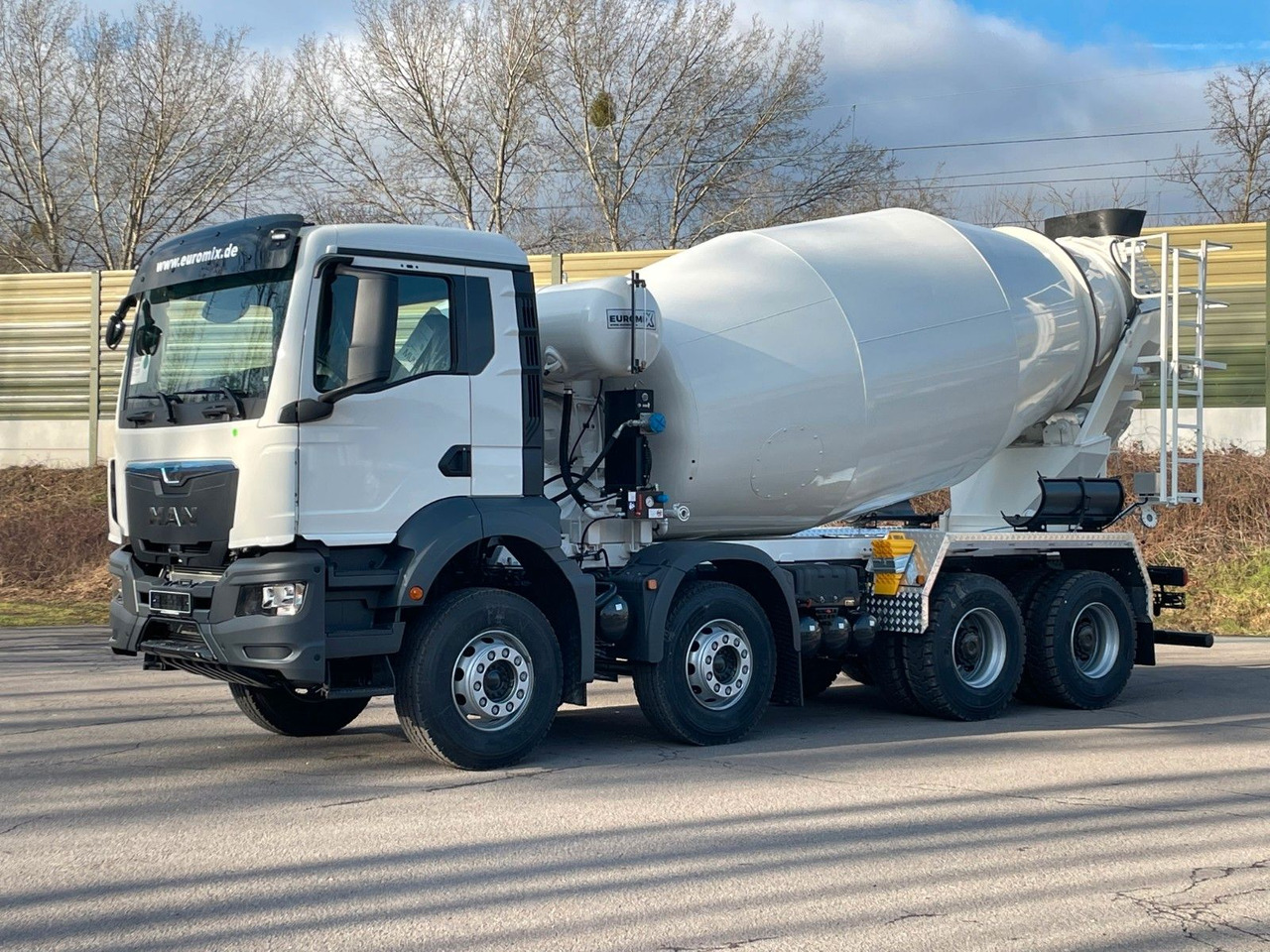 MAN TGS 41.400 8x4 / EuromixMTP EM 10m³ R / EURO 2 - Camião betoneira: foto 3 MAN TGS 41.400 8x4 / EuromixMTP EM 10m³ R / EURO 2 - Camião betoneira: foto 3