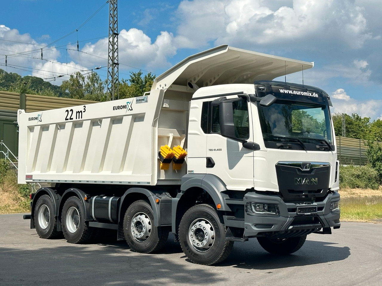 MAN TGS 41.440 8x4 EuromixMTP 22m³ Eckige Mulde - Camião basculante: foto 1 MAN TGS 41.440 8x4 EuromixMTP 22m³ Eckige Mulde - Camião basculante: foto 1