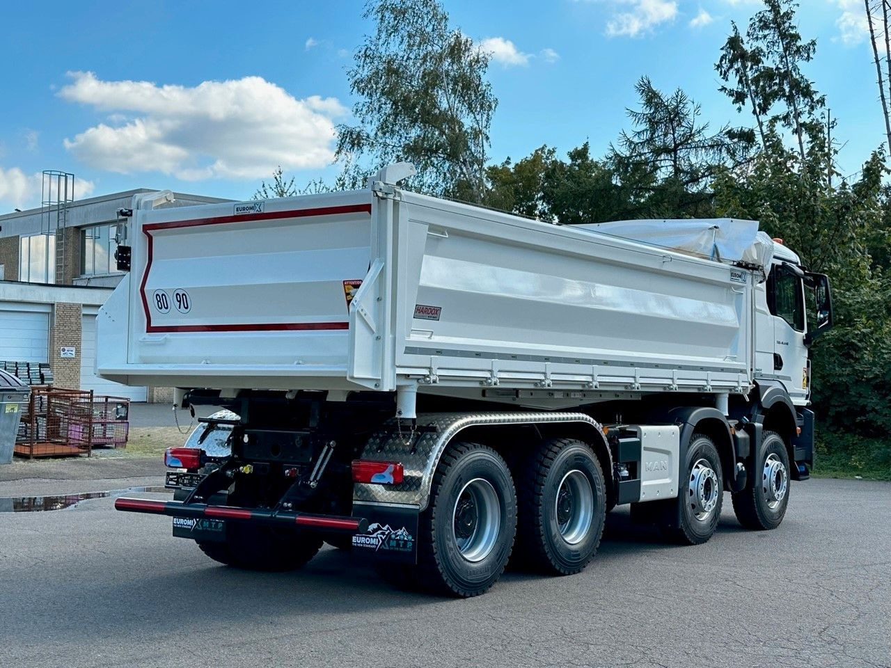 MAN TGS 41.440 8x4 EuromixMTP 3-Seiten-Kipper - Camião basculante: foto 4 MAN TGS 41.440 8x4 EuromixMTP 3-Seiten-Kipper - Camião basculante: foto 4