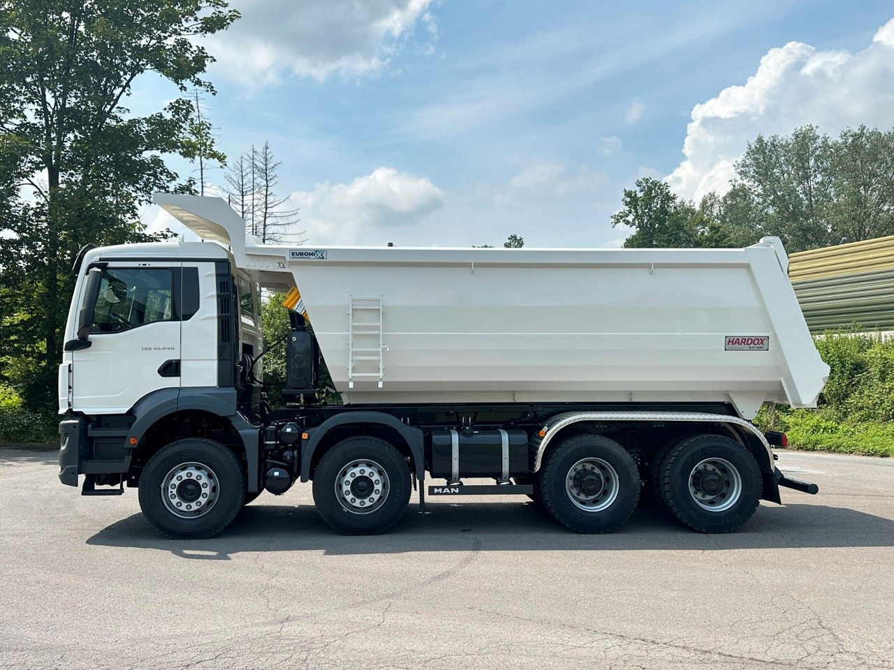 MAN TGS 41.440 8x4 EuromixMTP Mulden-Kipper - Camião basculante: foto 2 MAN TGS 41.440 8x4 EuromixMTP Mulden-Kipper - Camião basculante: foto 2