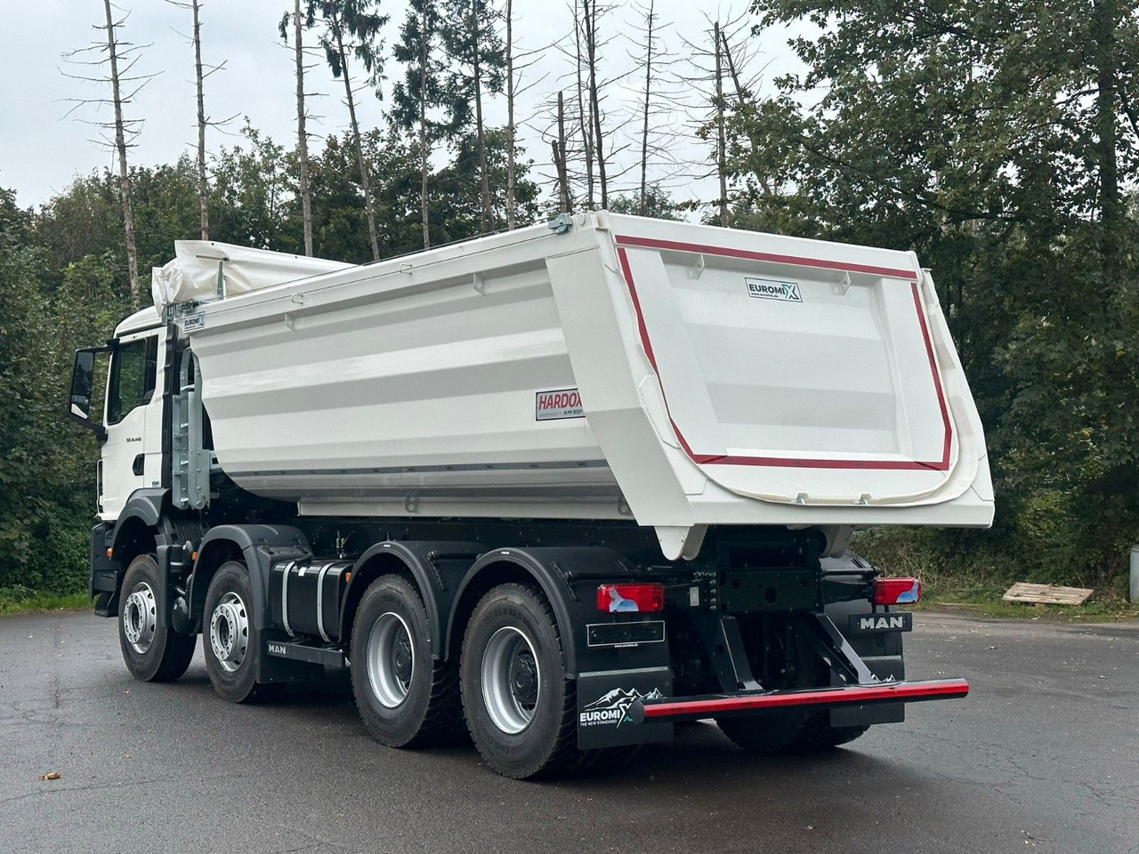 MAN TGS 41.440 BB 8X4 Euromix Mulden Kipper HARDOX - Camião basculante: foto 4 MAN TGS 41.440 BB 8X4 Euromix Mulden Kipper HARDOX - Camião basculante: foto 4
