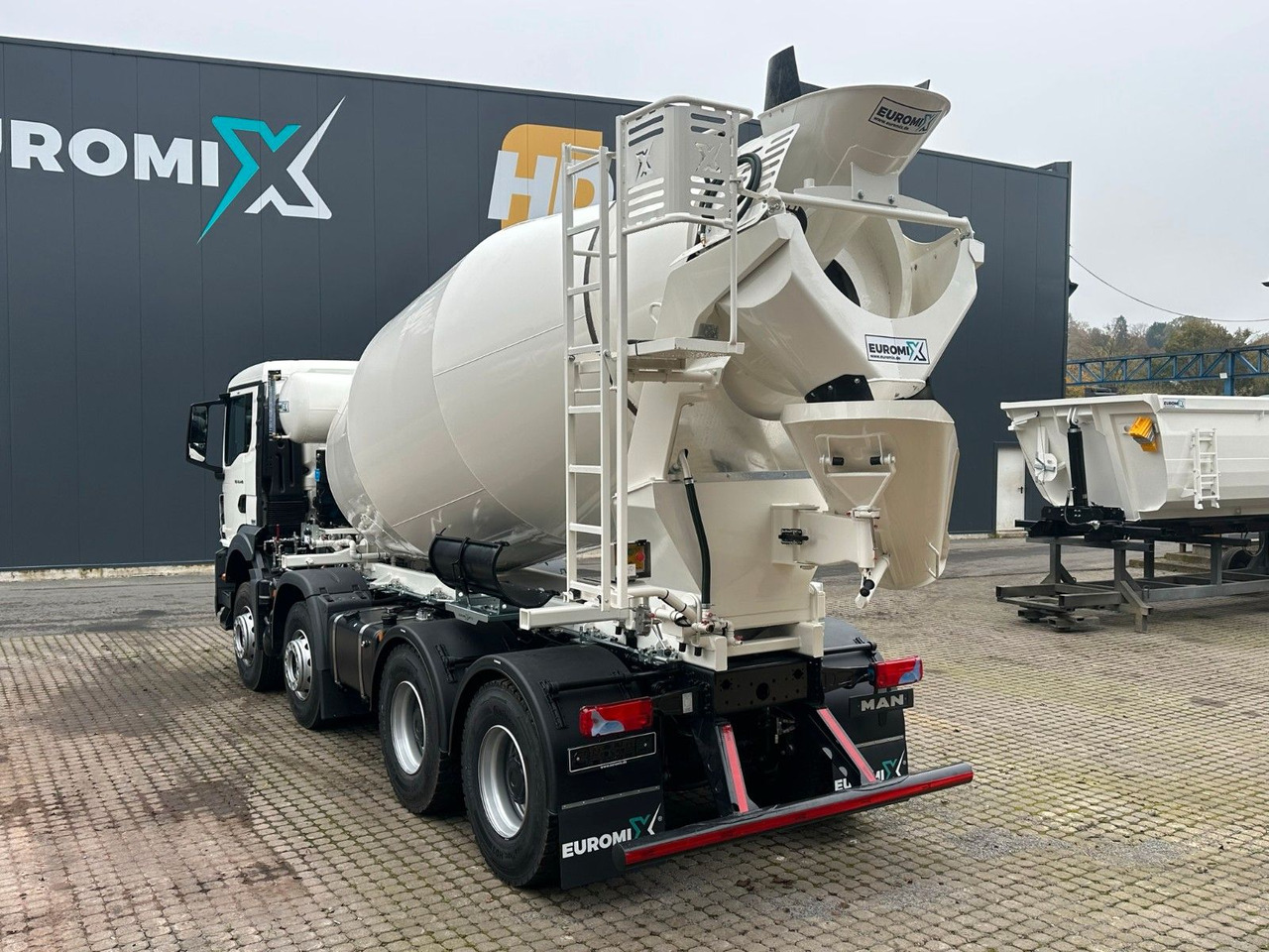 Leasing de  MAN TGS 41.480 8x4 WECHSELSYSTEM KIPPER+MISCHER MAN TGS 41.480 8x4 WECHSELSYSTEM KIPPER+MISCHER: foto 19