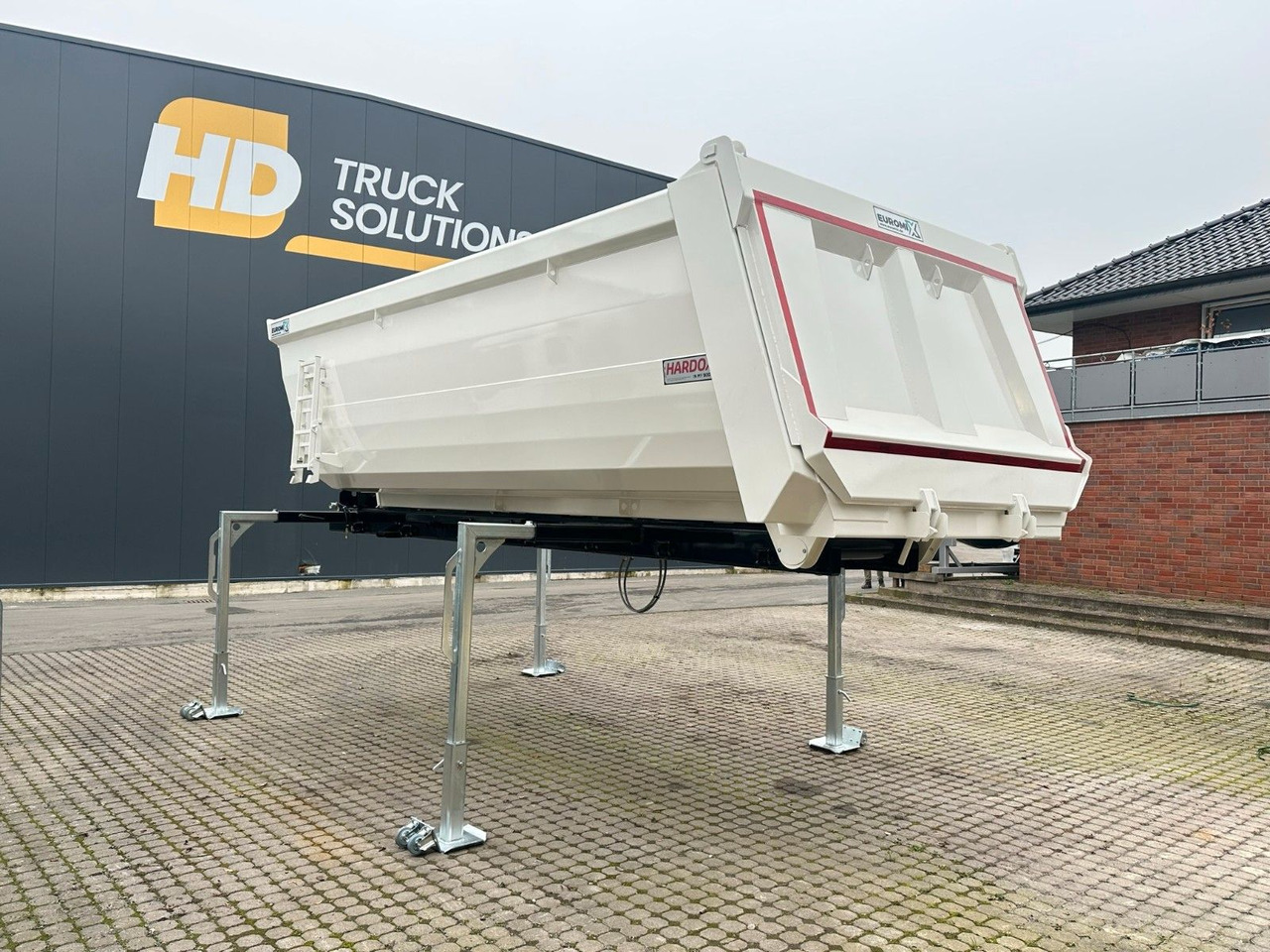 Leasing de  MAN TGS 41.480 8x4 WECHSELSYSTEM KIPPER+MISCHER MAN TGS 41.480 8x4 WECHSELSYSTEM KIPPER+MISCHER: foto 8