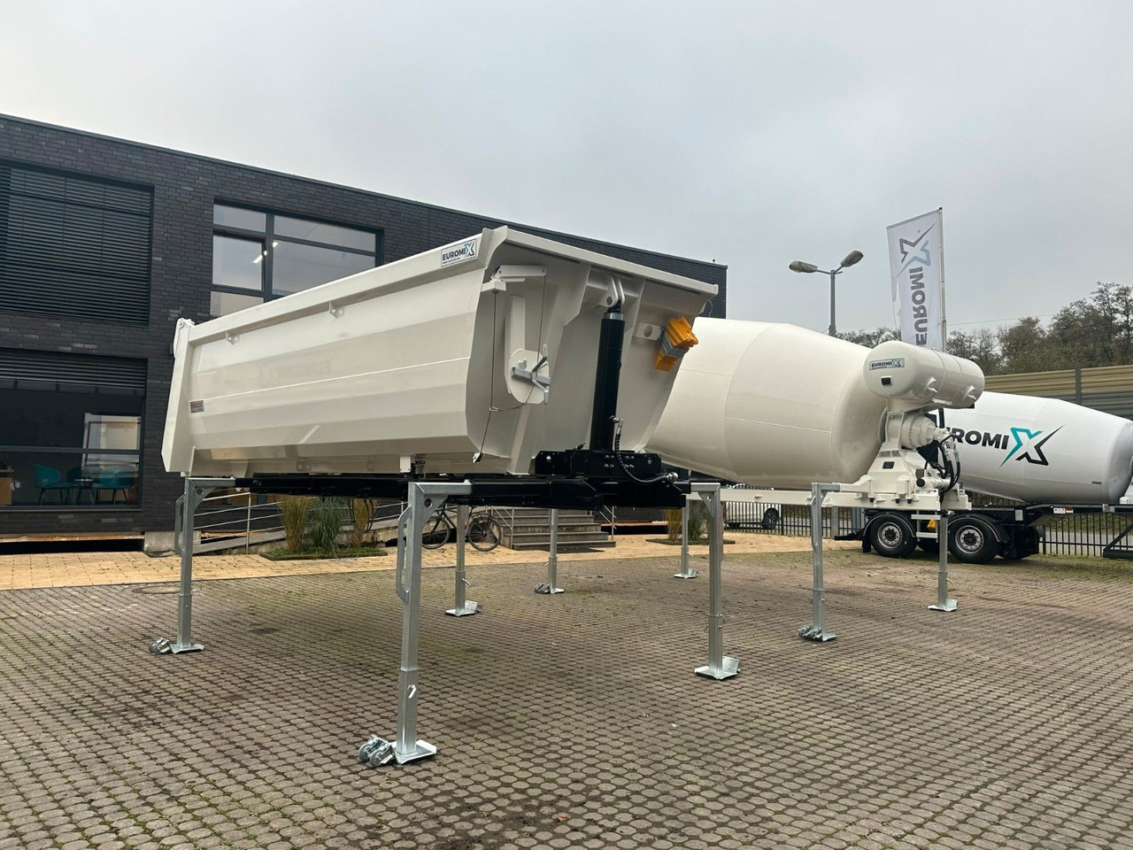Camião basculante MAN TGS 41.480 8x4 WECHSELSYSTEM KIPPER+MISCHER: foto 23