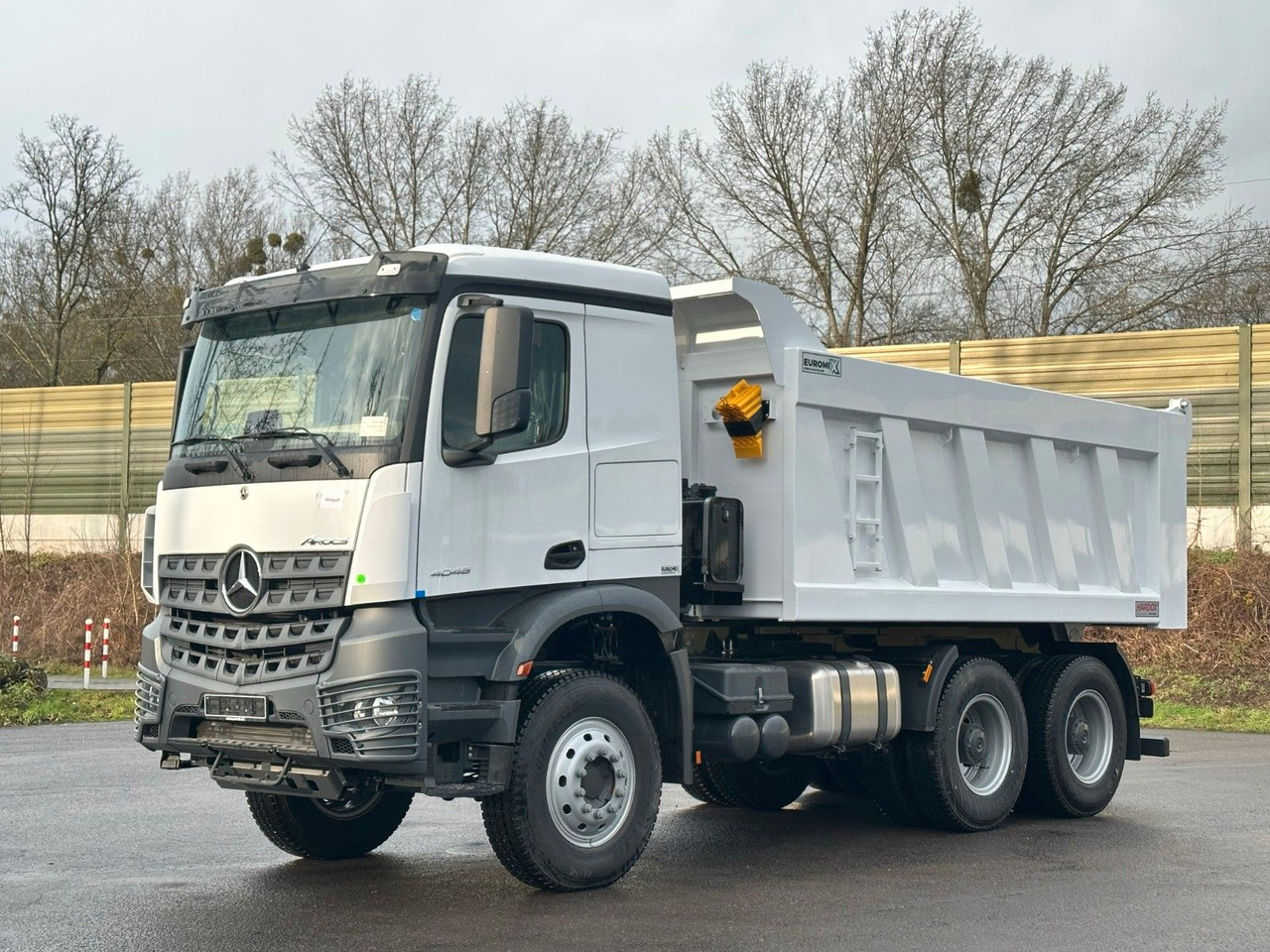Mercedes-Benz 4048 6X4 Arcos 5 EuromixMTP Dumper Kipper - Camião basculante: foto 4 Mercedes-Benz 4048 6X4 Arcos 5 EuromixMTP Dumper Kipper - Camião basculante: foto 4