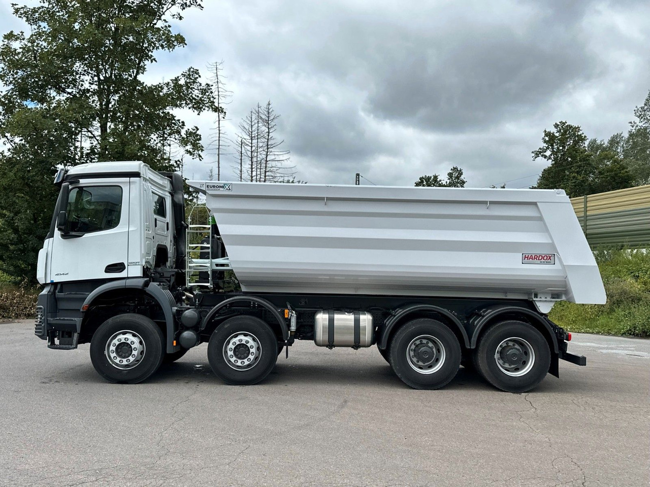 Mercedes-Benz 4142 8X4 Mulden- Kipper - EuromixMTP - Camião basculante: foto 3 Mercedes-Benz 4142 8X4 Mulden- Kipper - EuromixMTP - Camião basculante: foto 3