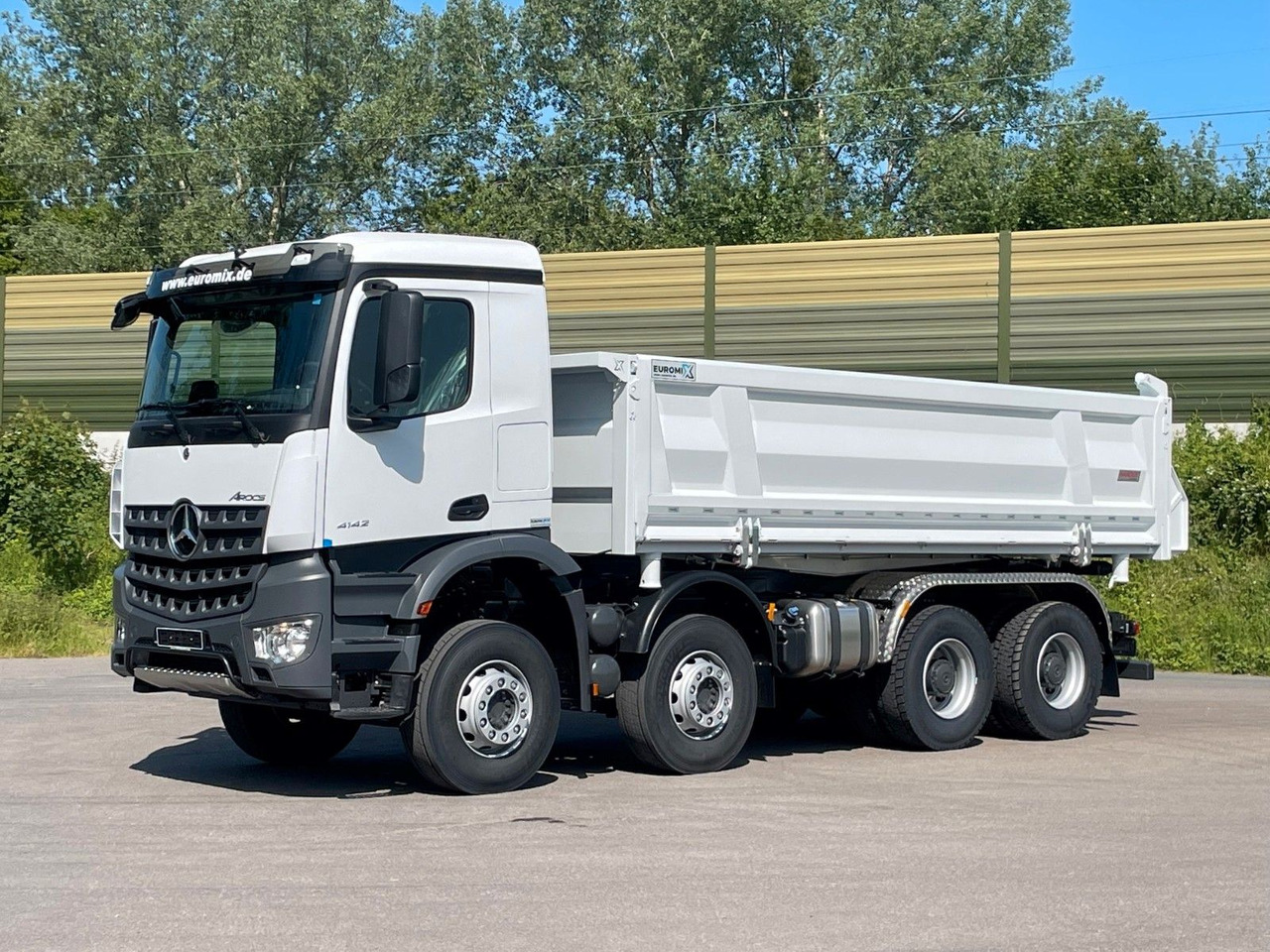 Mercedes-Benz 4145 8X4 Euromix EMT 3-Seiten-Kipper - Camião basculante: foto 2 Mercedes-Benz 4145 8X4 Euromix EMT 3-Seiten-Kipper - Camião basculante: foto 2