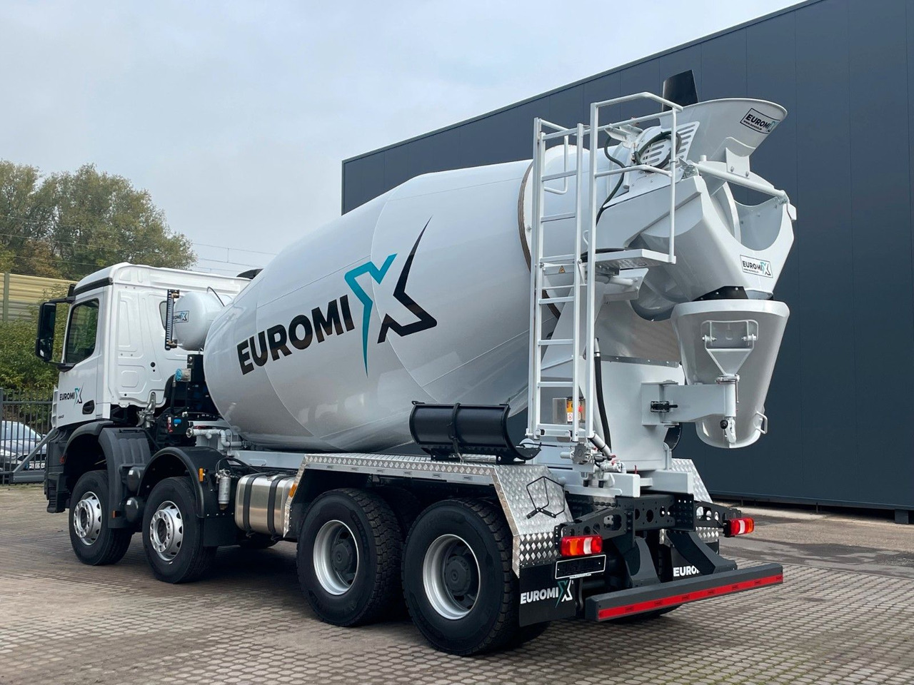 Mercedes-Benz AROCS 5 4142 B 8X4 Euro 3 EuromixMTP EM 10 - Camião betoneira: foto 3 Mercedes-Benz AROCS 5 4142 B 8X4 Euro 3 EuromixMTP EM 10 - Camião betoneira: foto 3
