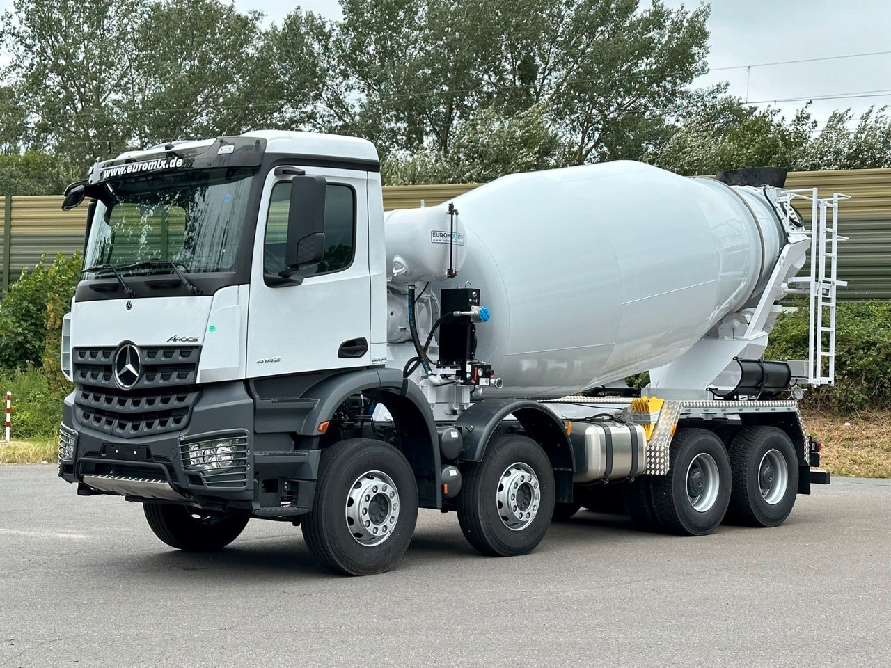 Mercedes-Benz AROCS 5 4142 B 8X4 Euro 3 EuromixMTP EM 10 - Camião betoneira: foto 3 Mercedes-Benz AROCS 5 4142 B 8X4 Euro 3 EuromixMTP EM 10 - Camião betoneira: foto 3