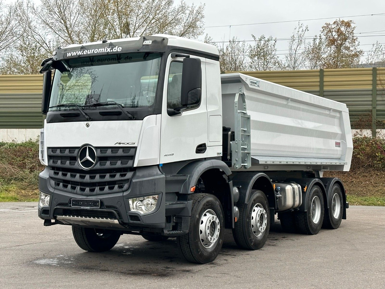 Mercedes-Benz AROCS 5 4145 8X4 E6e EuromixMTP 18m³ Kipper - Camião basculante: foto 2 Mercedes-Benz AROCS 5 4145 8X4 E6e EuromixMTP 18m³ Kipper - Camião basculante: foto 2
