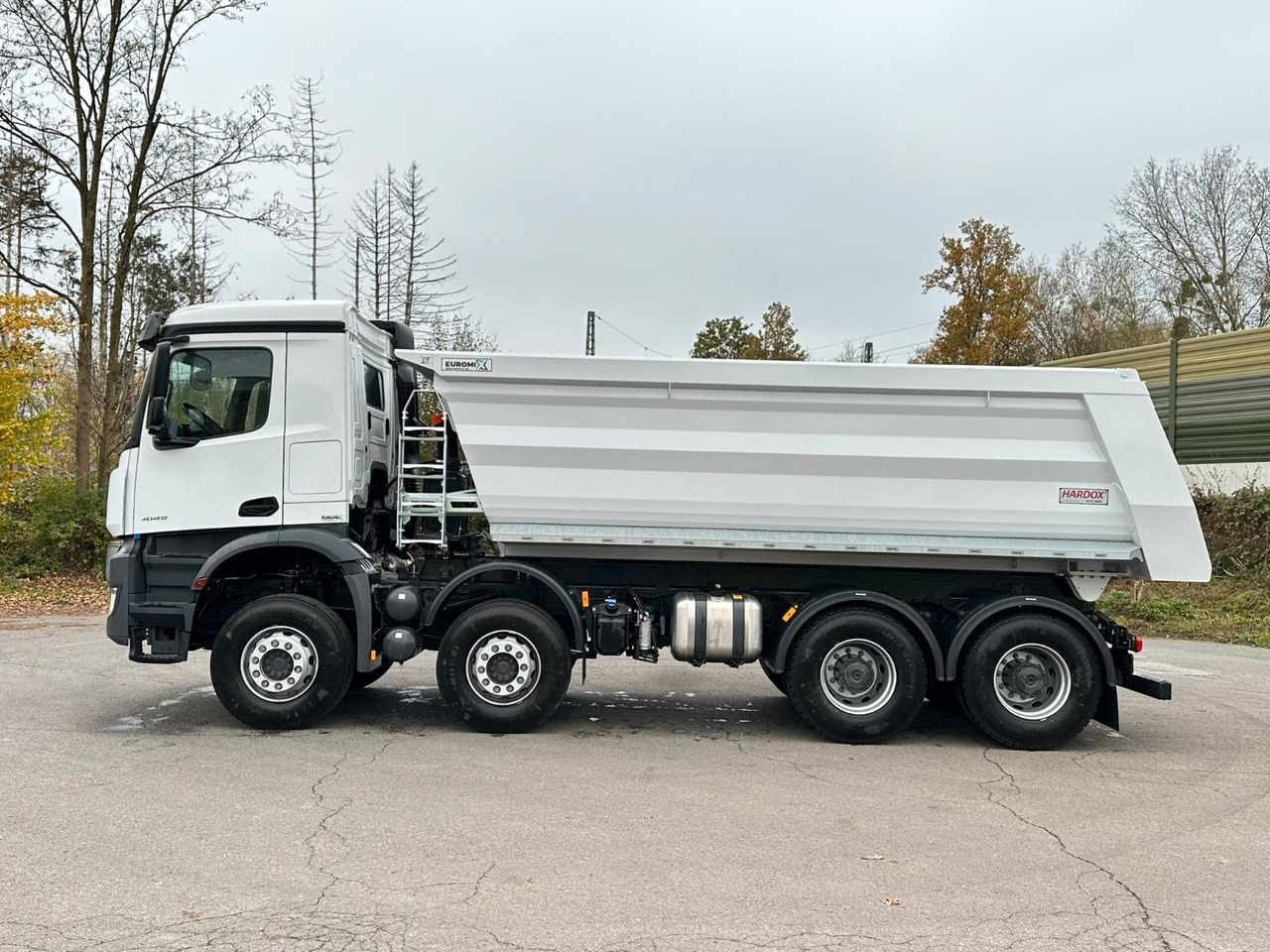 Mercedes-Benz AROCS 5 4145 8X4 E6e EuromixMTP 18m³ Kipper - Camião basculante: foto 3 Mercedes-Benz AROCS 5 4145 8X4 E6e EuromixMTP 18m³ Kipper - Camião basculante: foto 3