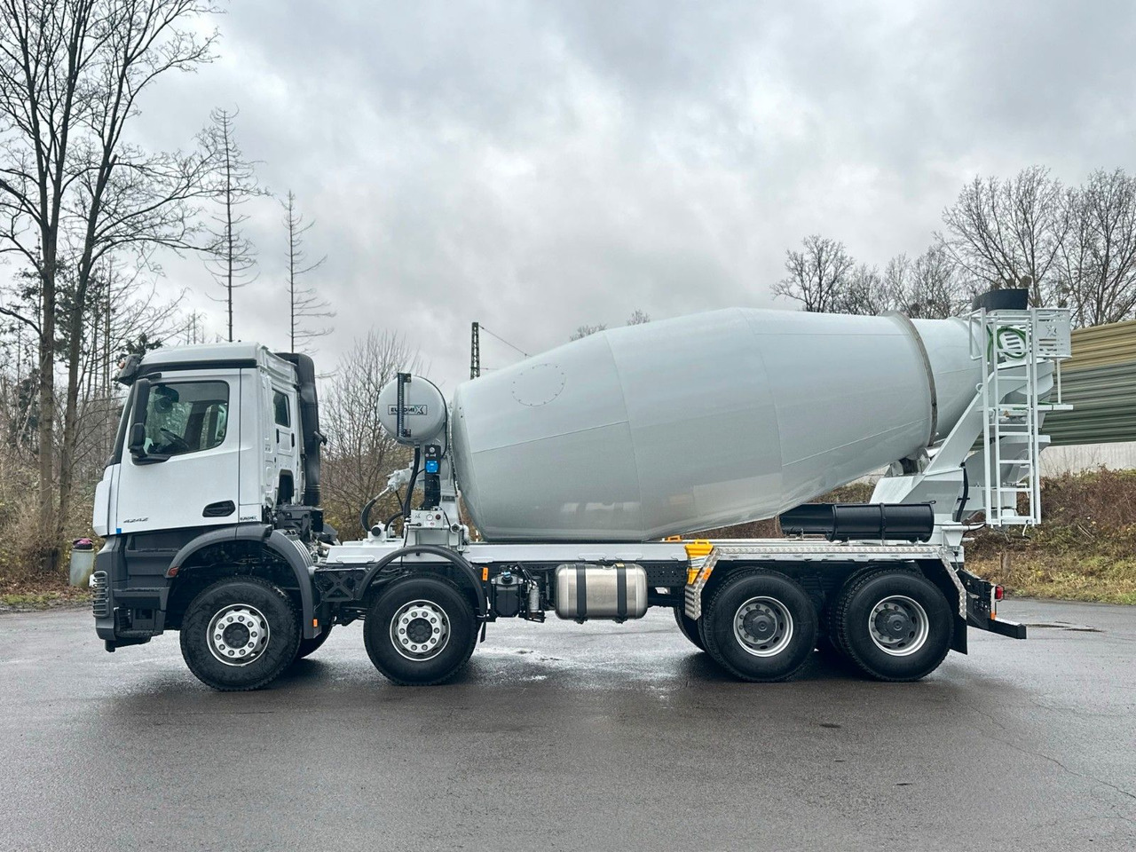 Mercedes-Benz AROCS 5 4242 8x4 Euro5 EuromixMTP EM 12m R - Camião betoneira: foto 5 Mercedes-Benz AROCS 5 4242 8x4 Euro5 EuromixMTP EM 12m R - Camião betoneira: foto 5