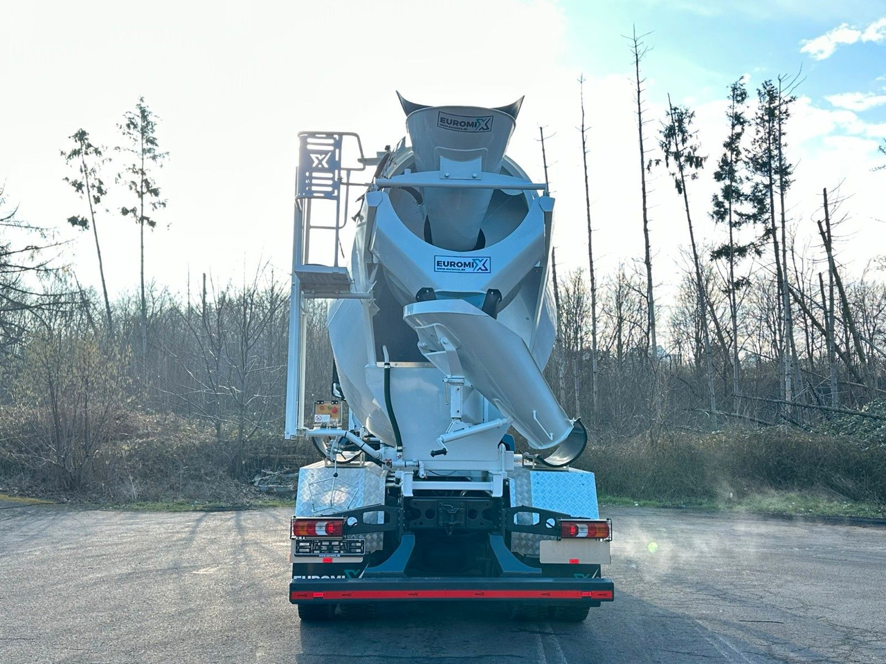 Mercedes-Benz Arocs 5 3743 8X4 / Euro6e EuromixMTP EM 10 L - Camião betoneira: foto 4 Mercedes-Benz Arocs 5 3743 8X4 / Euro6e EuromixMTP EM 10 L - Camião betoneira: foto 4
