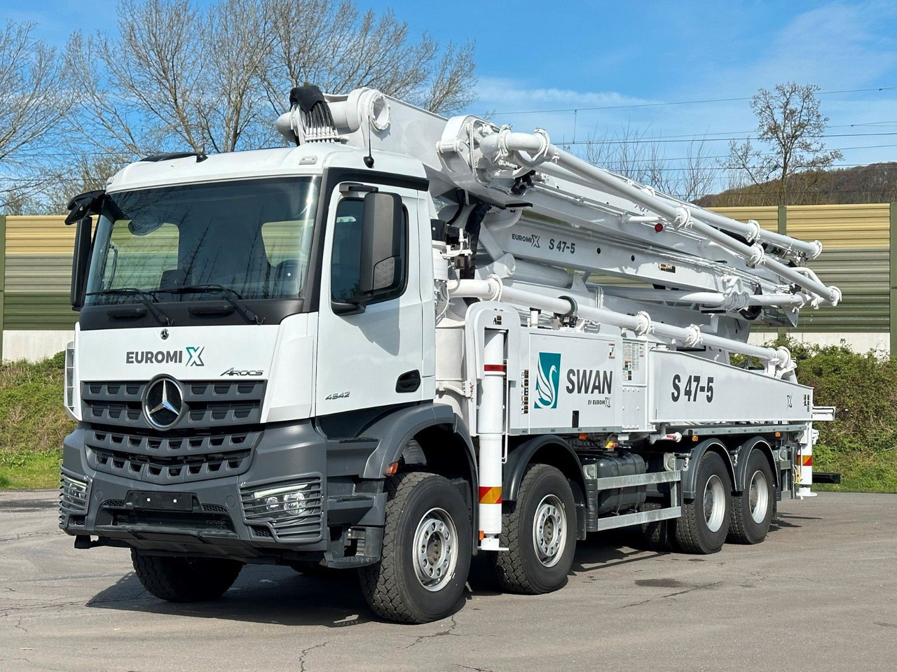 Mercedes-Benz Arocs 5 4542 8x4 SWAN TSP 47-5 160RZ ( 47m ) - Camião betoneira: foto 1 Mercedes-Benz Arocs 5 4542 8x4 SWAN TSP 47-5 160RZ ( 47m ) - Camião betoneira: foto 1