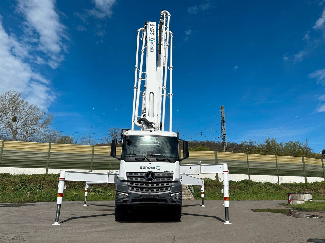 Mercedes-Benz Arocs 5 4542 8x4 SWAN TSP 47-5 160RZ ( 47m ) - Autobomba de betão: foto 3 Mercedes-Benz Arocs 5 4542 8x4 SWAN TSP 47-5 160RZ ( 47m ) - Autobomba de betão: foto 3