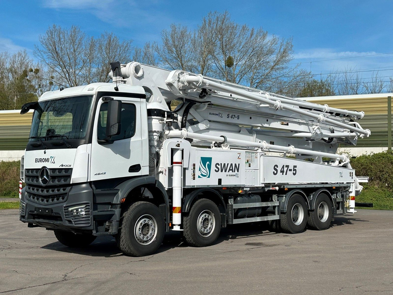 Mercedes-Benz Arocs 5 4542 8x4 SWAN TSP 47-5 160RZ ( 47m ) - Camião betoneira: foto 2 Mercedes-Benz Arocs 5 4542 8x4 SWAN TSP 47-5 160RZ ( 47m ) - Camião betoneira: foto 2