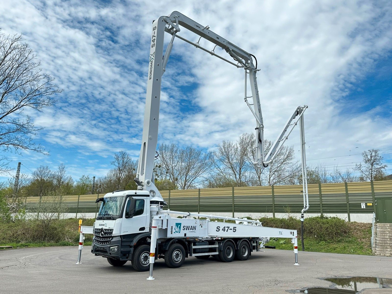 Mercedes-Benz Arocs 5 4542 8x4 SWAN TSP 47-5 160RZ ( 47m ) - Autobomba de betão: foto 2 Mercedes-Benz Arocs 5 4542 8x4 SWAN TSP 47-5 160RZ ( 47m ) - Autobomba de betão: foto 2