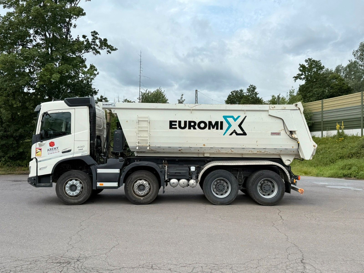 Volvo FMX 430 8X4 EuromixMTP 16m³ Hydraulische Klappe - Camião basculante: foto 3 Volvo FMX 430 8X4 EuromixMTP 16m³ Hydraulische Klappe - Camião basculante: foto 3