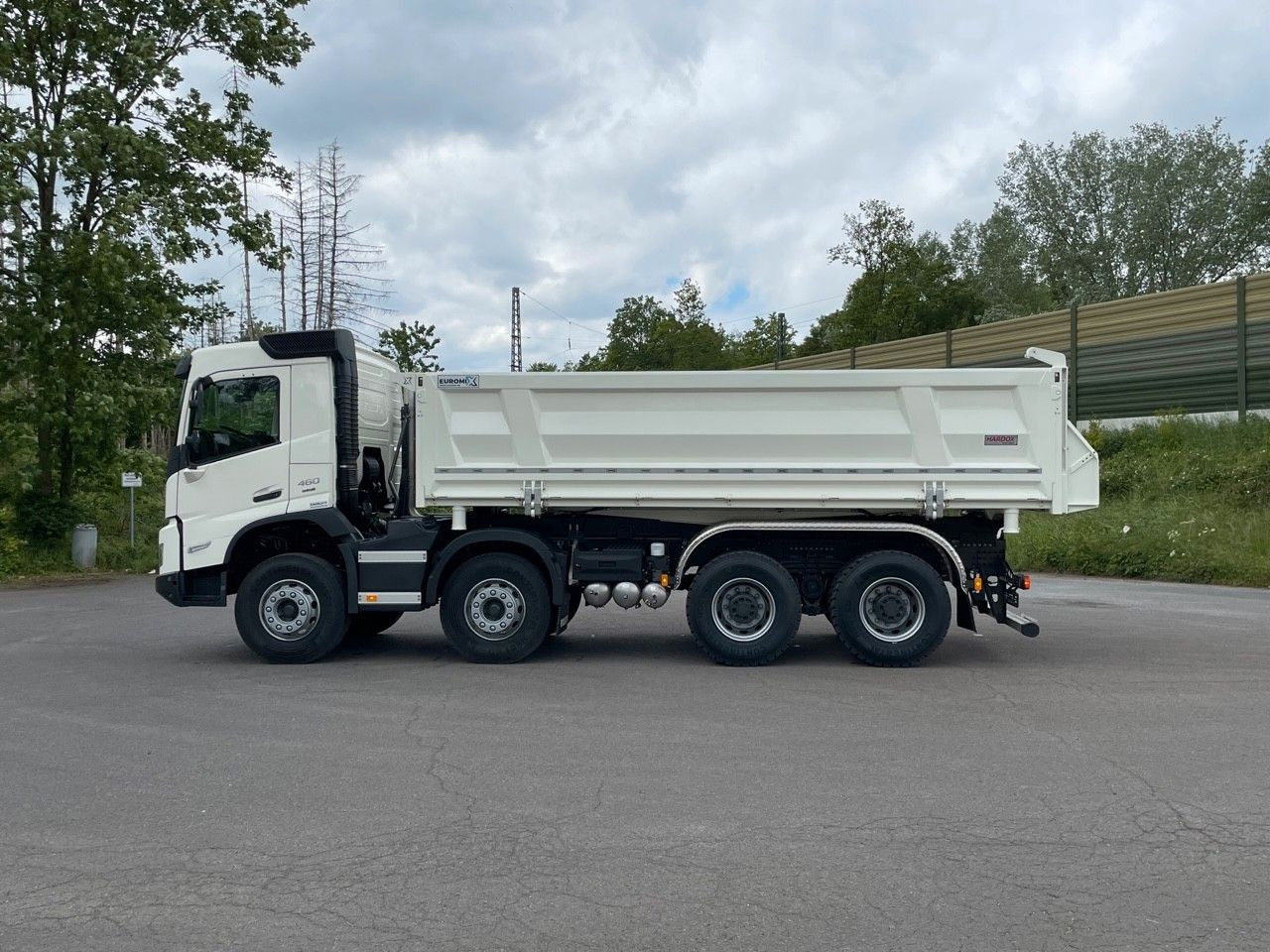 Volvo FMX 460 8x4 / WECHSELSYSTEM KIPPER+MISCHER Volvo FMX 460 8x4 / WECHSELSYSTEM KIPPER+MISCHER - Camião betoneira: foto 3 Volvo FMX 460 8x4 / WECHSELSYSTEM KIPPER+MISCHER Volvo FMX 460 8x4 / WECHSELSYSTEM KIPPER+MISCHER - Camião betoneira: foto 3