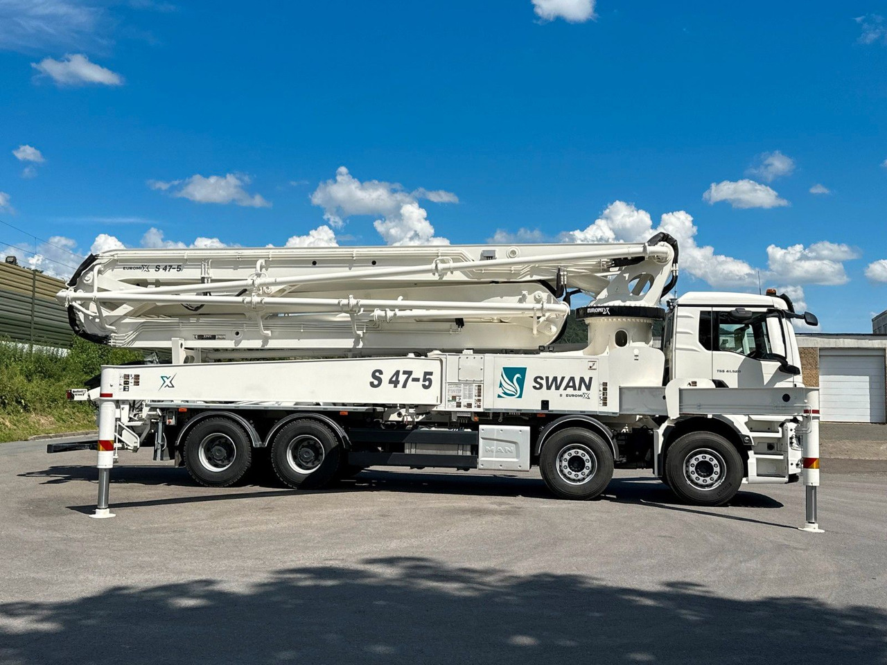 Volvo FMX 500 8x4 SWAN 47m Betonpumpe EuromixMTP - Autobomba de betão: foto 3 Volvo FMX 500 8x4 SWAN 47m Betonpumpe EuromixMTP - Autobomba de betão: foto 3