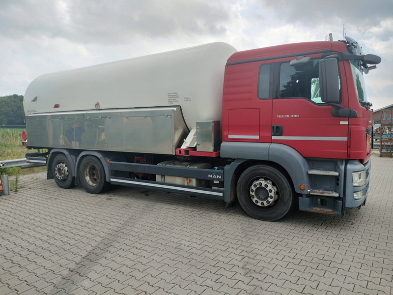MAN TGS 26.400 6x2-4 LL 26900 Liter Gas tank truck ID 2.168 Rootselaar, flowmeter, pump - Caminhão tanque: foto 1 MAN TGS 26.400 6x2-4 LL 26900 Liter Gas tank truck ID 2.168 Rootselaar, flowmeter, pump - Caminhão tanque: foto 1
