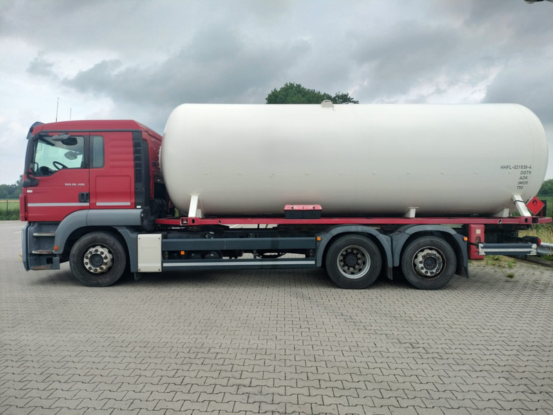 MAN TGS 26.400 6x2-4 LL 26900 Liter Gas tank truck ID 2.168 Rootselaar, flowmeter, pump - Caminhão tanque: foto 4 MAN TGS 26.400 6x2-4 LL 26900 Liter Gas tank truck ID 2.168 Rootselaar, flowmeter, pump - Caminhão tanque: foto 4