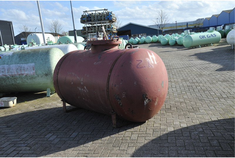 Visser 2700L(1,35 ton) Gas tanks - Gas, Gaz, LPG, GPL, Propane, Butane tanks Underground Used Tanks ID 1.004 - Tanque de combustível por Camião: foto 2 Visser 2700L(1,35 ton) Gas tanks - Gas, Gaz, LPG, GPL, Propane, Butane tanks Underground Used Tanks ID 1.004 - Tanque de combustível por Camião: foto 2