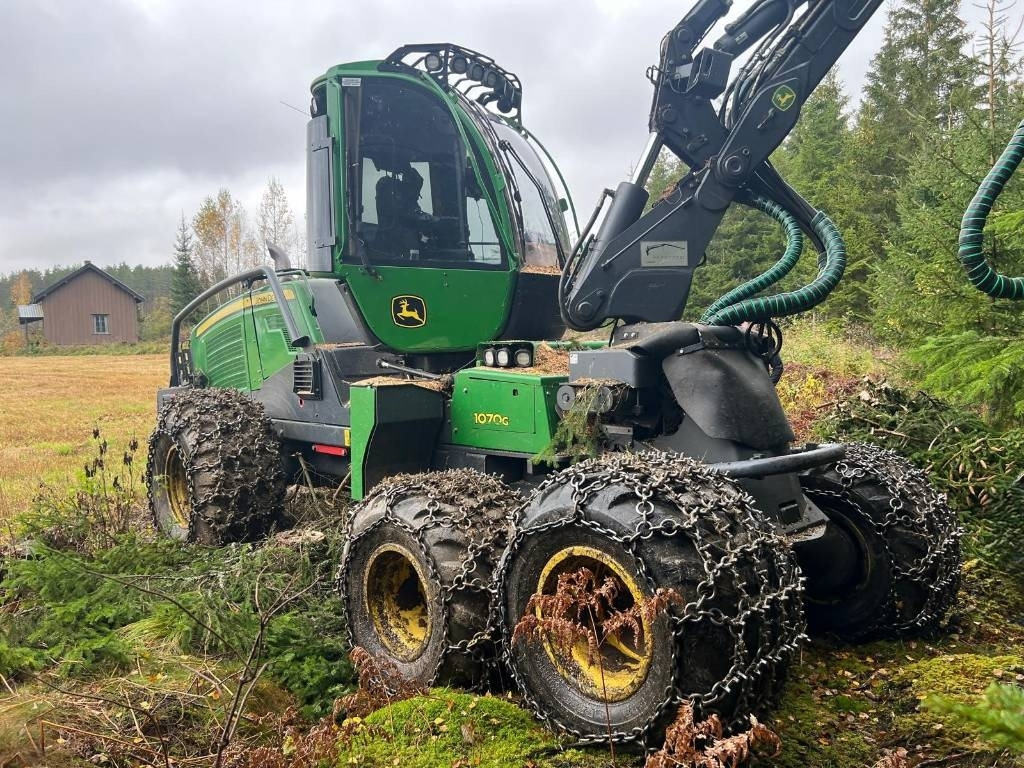 John Deere 1070G - Harvester: foto 2 John Deere 1070G - Harvester: foto 2