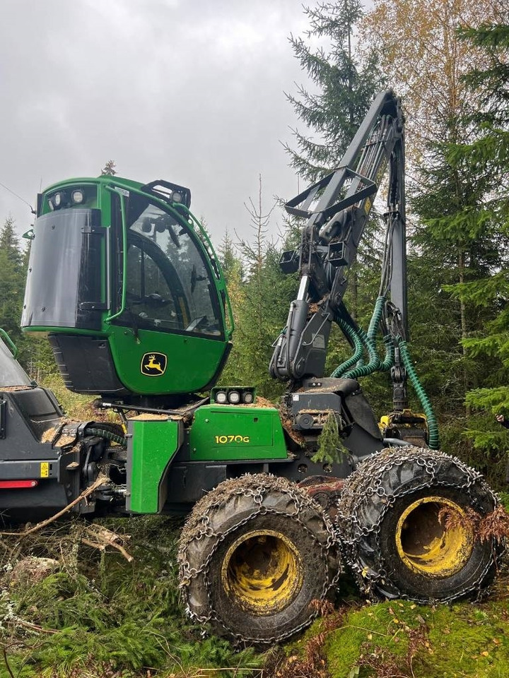 John Deere 1070G - Harvester: foto 4 John Deere 1070G - Harvester: foto 4