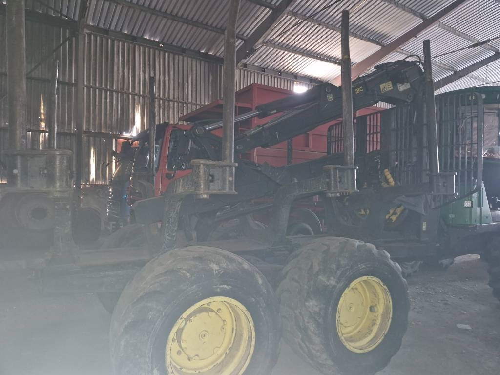John Deere 1510 E - Forwarder: foto 3 John Deere 1510 E - Forwarder: foto 3
