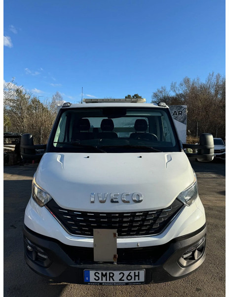 Iveco Daily 35C18, Flatbed + alu-side boards, 3.0TDi, 2022 - Camião de caixa aberta/ Plataforma: foto 2 Iveco Daily 35C18, Flatbed + alu-side boards, 3.0TDi, 2022 - Camião de caixa aberta/ Plataforma: foto 2