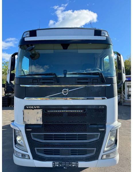 Volvo FH 540 8x2*4, ADR, Euro 6, Chassi (former Tank-truck), 2018 - Camião chassi: foto 2 Volvo FH 540 8x2*4, ADR, Euro 6, Chassi (former Tank-truck), 2018 - Camião chassi: foto 2