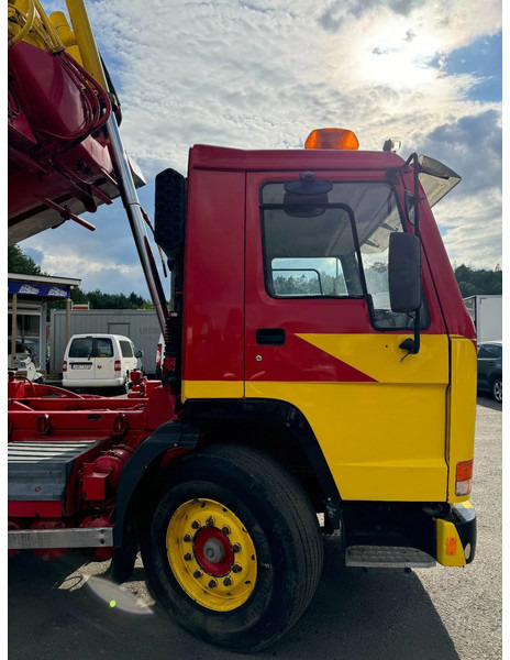 Caminhão limpa fossa Volvo FL 10.320 12m3 Sludge / Vacuum & High Pressure-Truck, YM: 1990: foto 17 Caminhão limpa fossa Volvo FL 10.320 12m3 Sludge / Vacuum & High Pressure-Truck, YM: 1990: foto 17