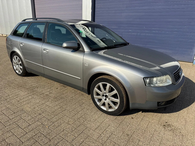 Audi A4 **1900TDI-AC** - Automóvel: foto 3 Audi A4 **1900TDI-AC** - Automóvel: foto 3