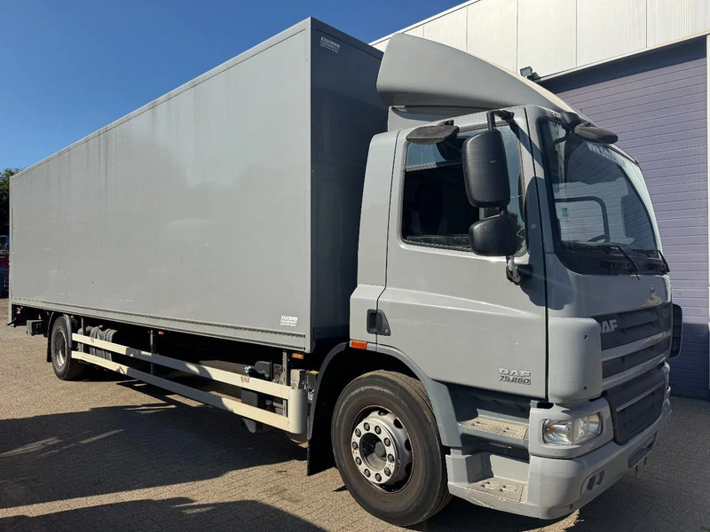 DAF CF 75.250 **EURO 5-BELGIAN TRUCK** - Camião furgão: foto 1 DAF CF 75.250 **EURO 5-BELGIAN TRUCK** - Camião furgão: foto 1