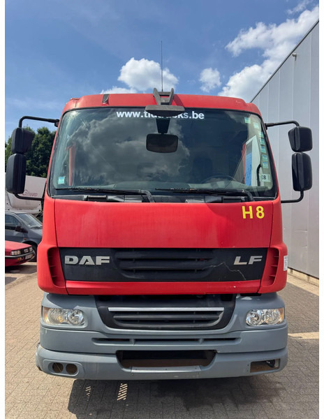 DAF LF 55.220 **EURO 4-MANUAL GEARBOX** - Camião furgão: foto 2 DAF LF 55.220 **EURO 4-MANUAL GEARBOX** - Camião furgão: foto 2