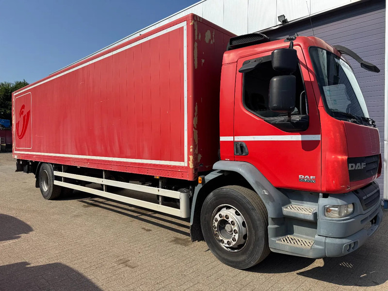 DAF LF 55.220 **MANUAL GEARBOX-EURO 4** - Camião furgão: foto 3 DAF LF 55.220 **MANUAL GEARBOX-EURO 4** - Camião furgão: foto 3