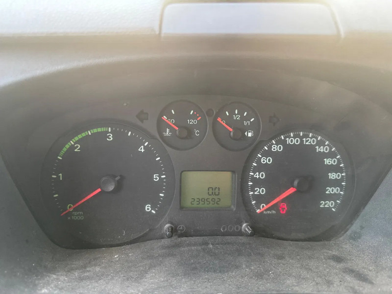 Ford Transit **NO KEYS-PAS DE CLE-2400MOTOR** - Carrinha de caixa aberta, Carrinha cabine dupla: foto 5 Ford Transit **NO KEYS-PAS DE CLE-2400MOTOR** - Carrinha de caixa aberta, Carrinha cabine dupla: foto 5