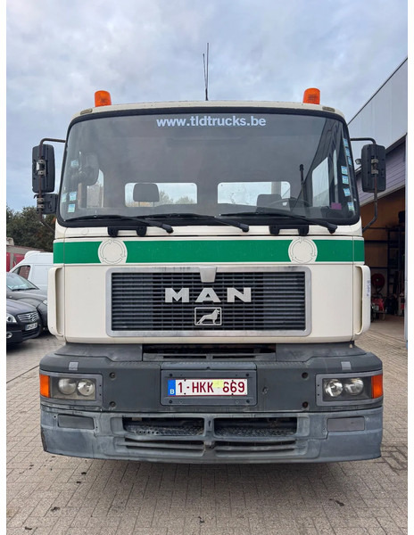 MAN 33.403 **BELGIAN TRUCK-FULL STEEL-MANUAL PUMP** - Camião polibenne: foto 2 MAN 33.403 **BELGIAN TRUCK-FULL STEEL-MANUAL PUMP** - Camião polibenne: foto 2