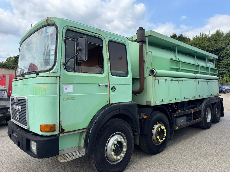 MAN F8 **32.291 8x4-6Cyl-BELGIAN TRUCK-BIG AXXLES** - Caminhão limpa fossa: foto 1 MAN F8 **32.291 8x4-6Cyl-BELGIAN TRUCK-BIG AXXLES** - Caminhão limpa fossa: foto 1