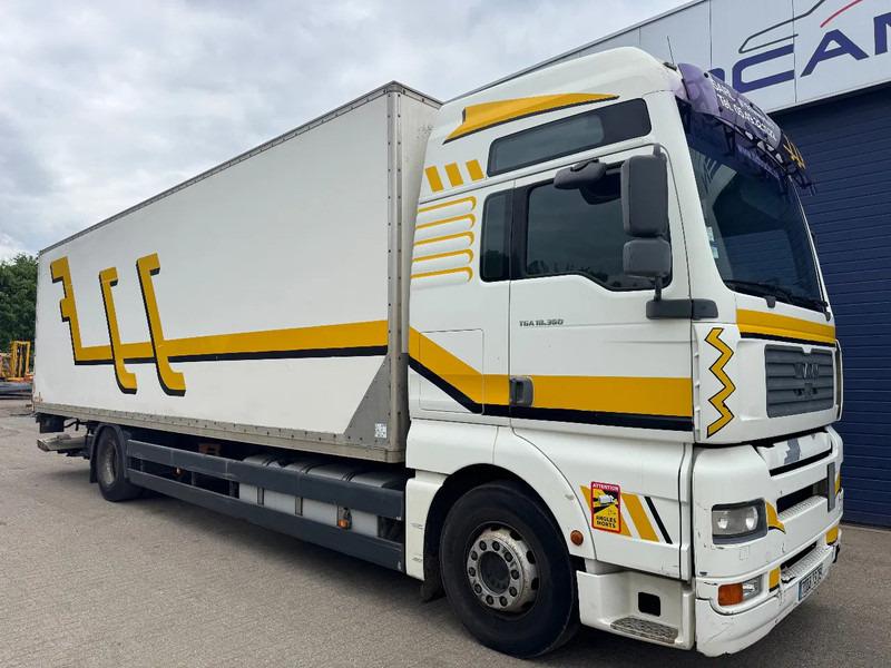MAN TGA 18.360 **MANUAL GEARBOX-BOITE MANUELLE** - Camião furgão: foto 3 MAN TGA 18.360 **MANUAL GEARBOX-BOITE MANUELLE** - Camião furgão: foto 3
