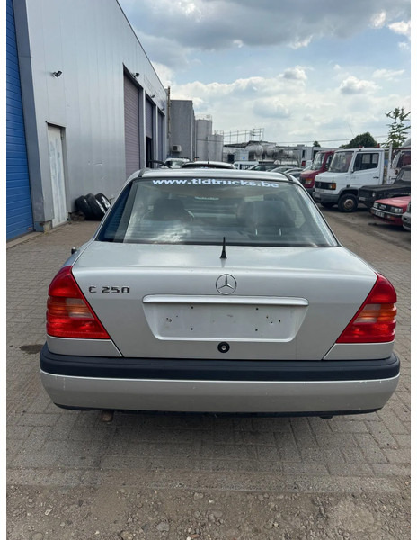 Mercedes-Benz C-Klasse **C250DIESEL+AIRCO** - Sedan: foto 5 Mercedes-Benz C-Klasse **C250DIESEL+AIRCO** - Sedan: foto 5