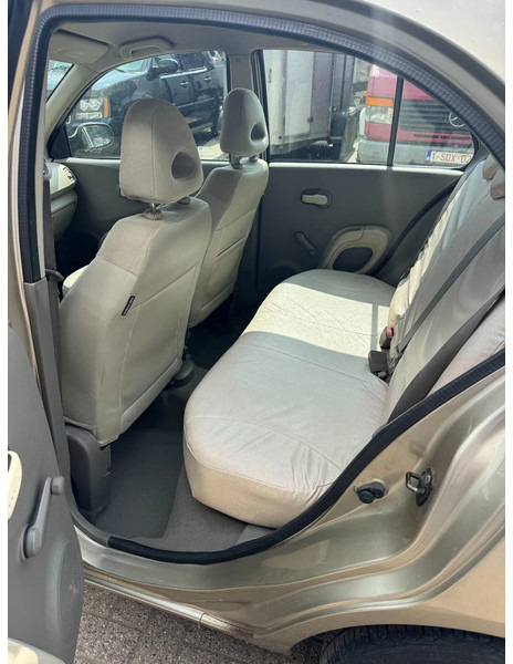 Sedan Nissan Micra **PETROL-ESSENCE-AIRCO**: foto 7