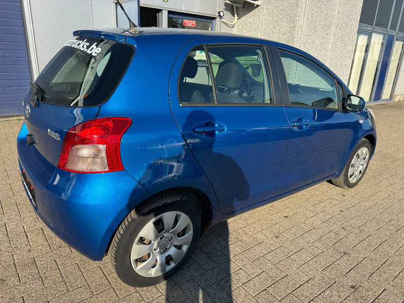 Toyota Yaris **PETROL-ESSENCE-AC** - Hatchback: foto 4 Toyota Yaris **PETROL-ESSENCE-AC** - Hatchback: foto 4